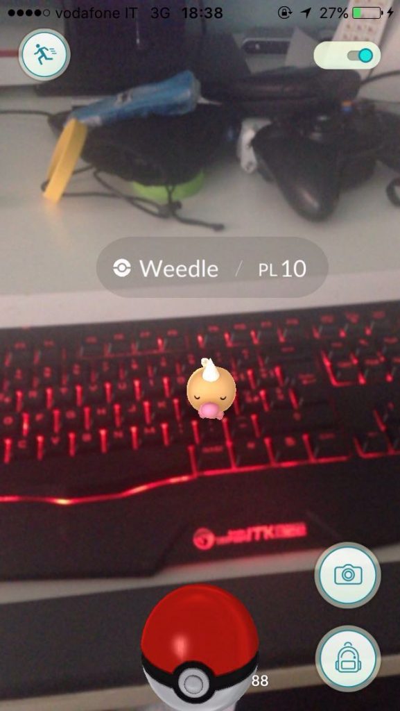 Uno non può scrivere un articolo che Weedle si piazza davanti la tastiera, che scortese!