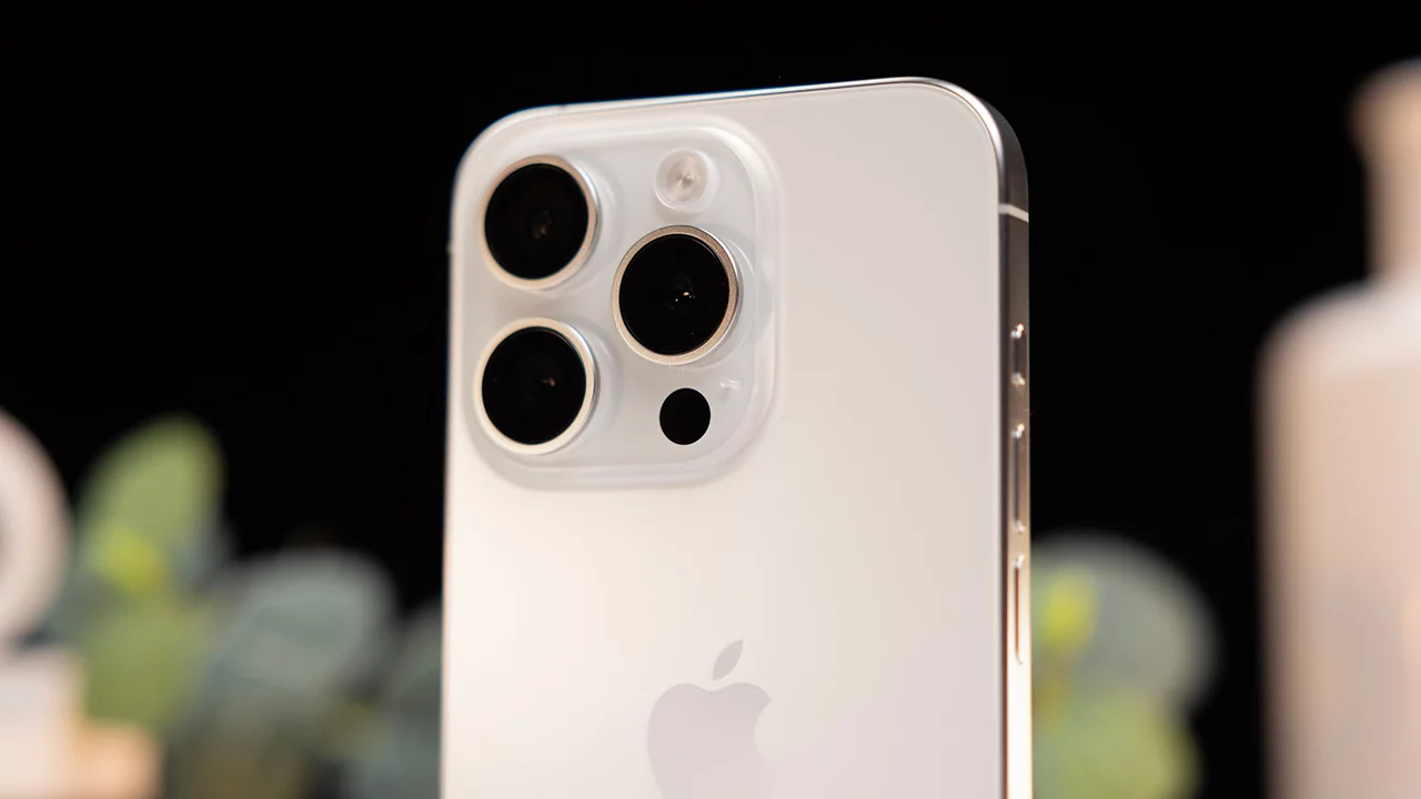 Il leaker di Apple che ha rivelato il design dell’iPhone 17 Pro e dell’iPhone 17 Pro Max è sotto accusa